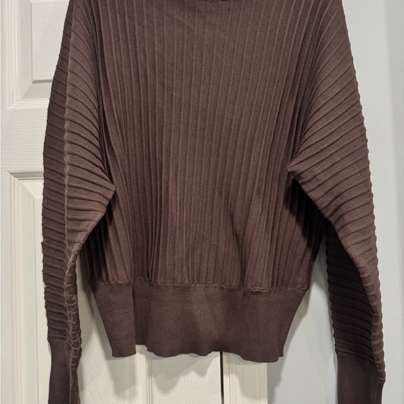 Pinque Design Studio Ribbed Francesca Sweater Coffee Brown Size M NWT - Picture 3 of 6